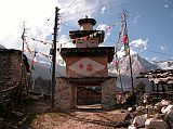 Manaslu 06 07 Syala Kani The kani, with beautiful paintings inside, welcomed me to Syala (3520m) after the long slog uphill.